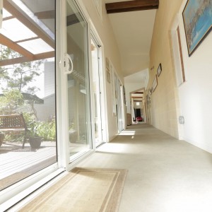 Gold Coast acreage hallway | PTMA Architecture